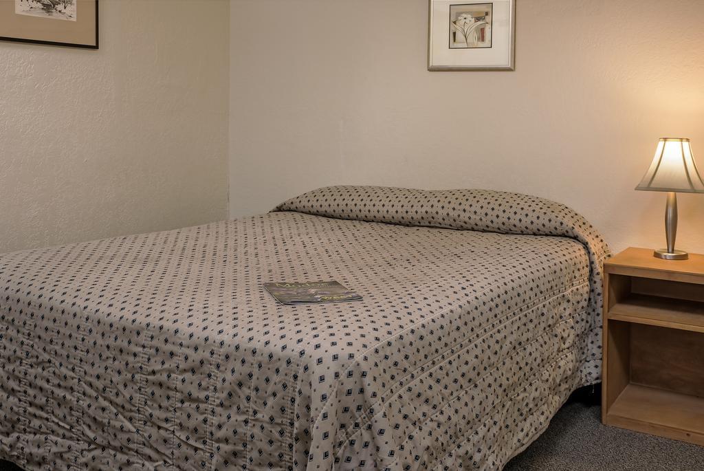 Jnr Hotel Cedarville 外观 照片