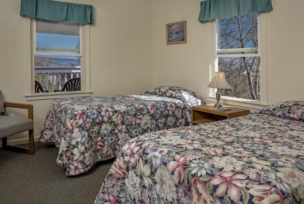 Jnr Hotel Cedarville 外观 照片